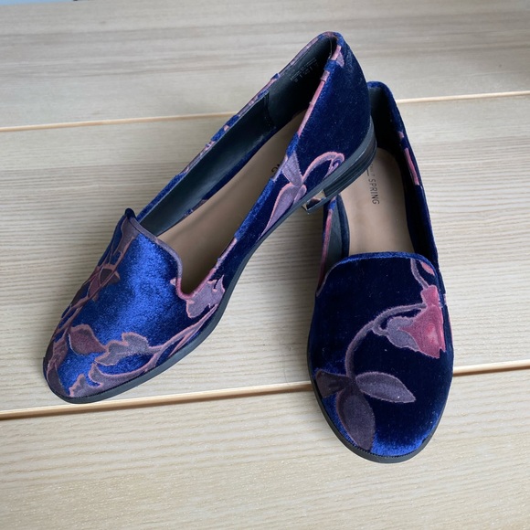 Blue floral velvet loafers with gold detailing - Picture 1 of 6